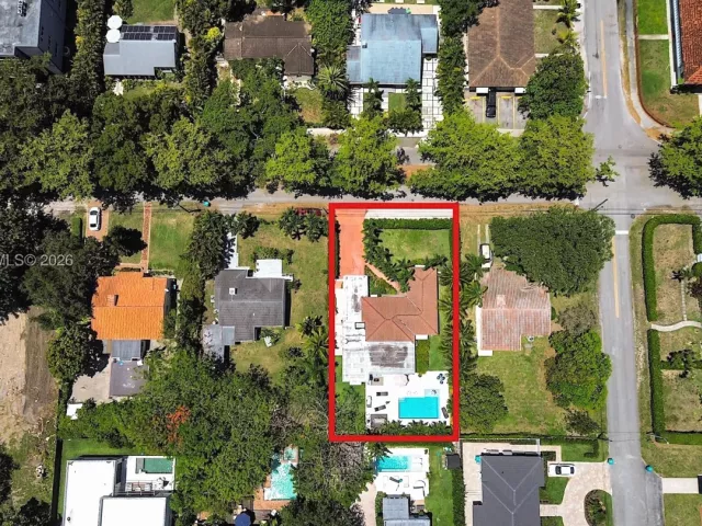 3-bedroom home for sale in Biscayne Park - 660 NE 121st St - MondialRealty