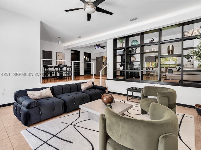 3-bedroom home for sale in Biscayne Park - 660 NE 121st St - MondialRealty