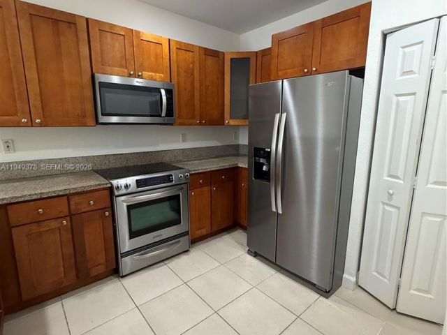 Home for rent at 7412 NW 108th Path 0 - photo 7521716