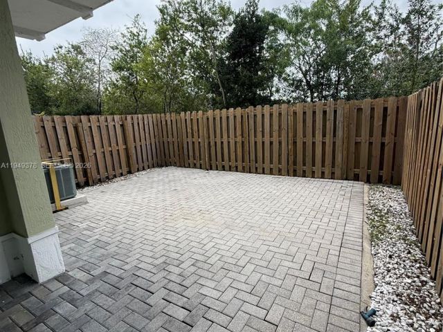 Home for rent at 7412 NW 108th Path 0 - photo 7521723