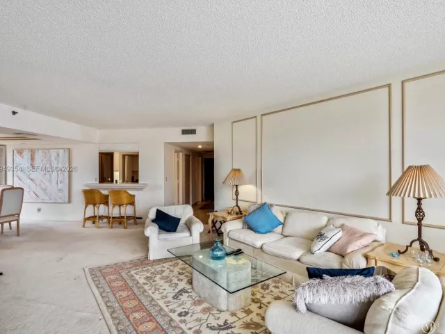 2-bedroom condo for rent in Aventura - 2800 Island Blvd 702 - MondialRealty