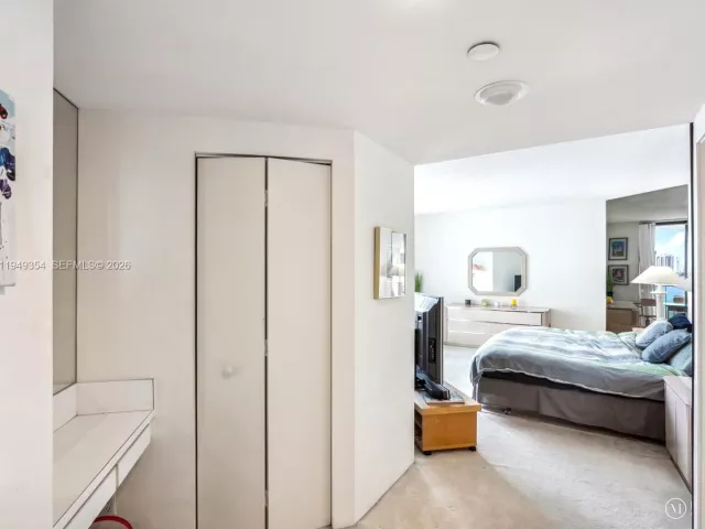 2-bedroom condo for rent in Aventura - 2800 Island Blvd 702 - MondialRealty