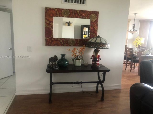 2-bedroom condo for sale in Aventura - 3400 NE 192nd St 609 - MondialRealty