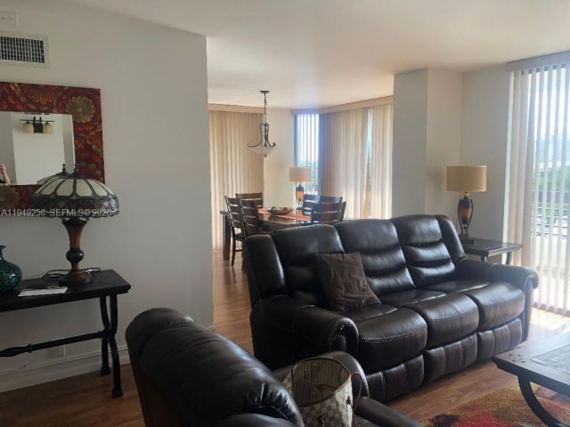 2-bedroom condo for sale in Aventura - 3400 NE 192nd St 609 - MondialRealty