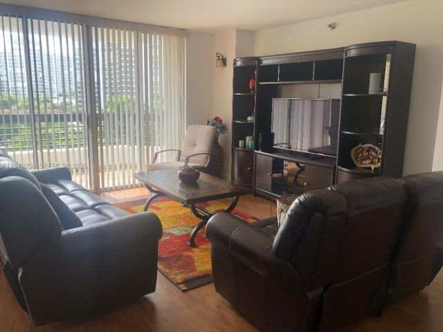 2-bedroom condo for sale in Aventura - 3400 NE 192nd St 609 - MondialRealty