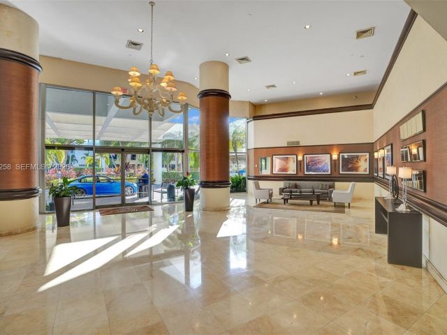 2-bedroom condo for sale in Aventura - 3400 NE 192nd St 609 - MondialRealty