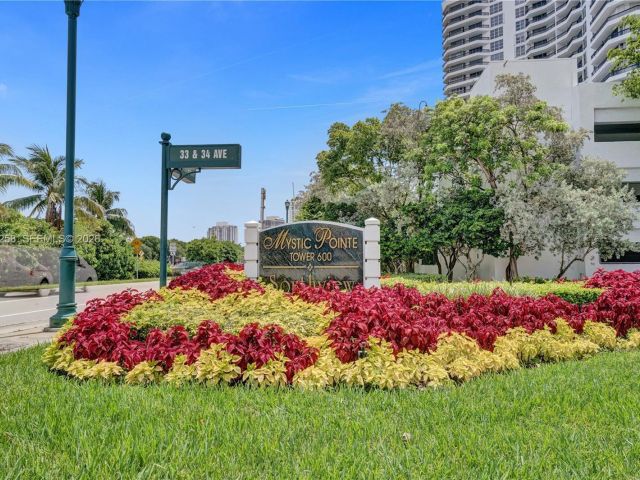 2-bedroom condo for sale in Aventura - 3400 NE 192nd St 609 - MondialRealty