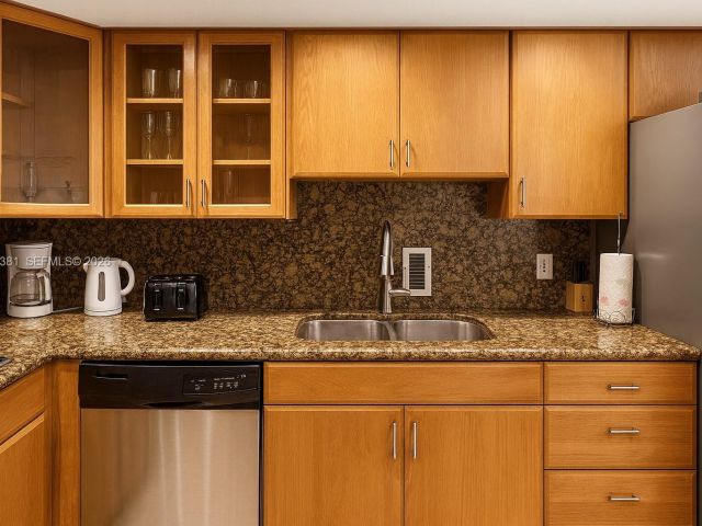 Apartment for rent  Unit #3J - photo 7176020