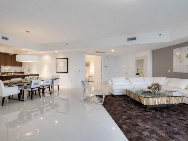 Apartment for sale  Unit #403 - photo 7187480