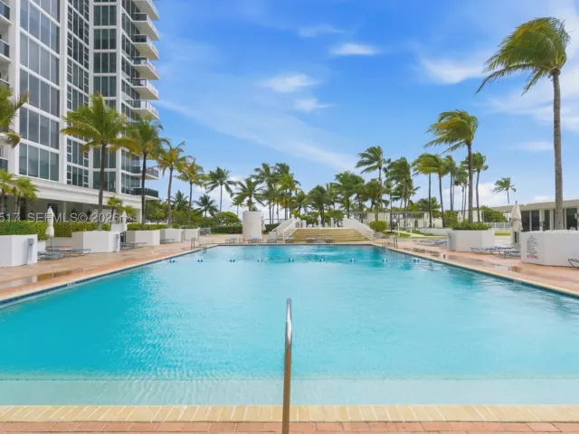 2-bedroom condo for sale in Bal Harbour - 10275 Collins Ave 718 - MondialRealty