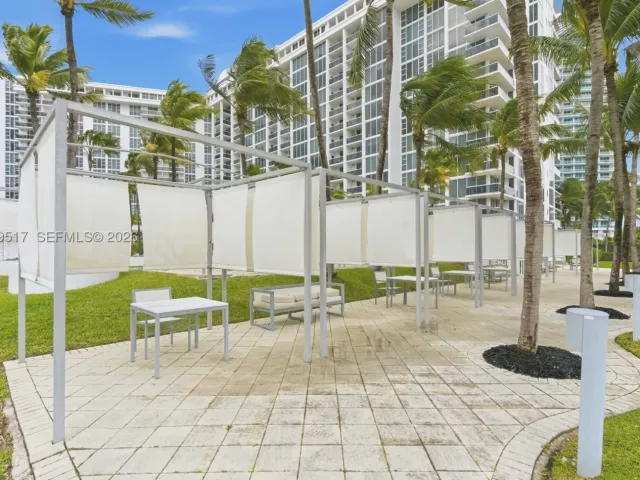 2-bedroom condo for sale in Bal Harbour - 10275 Collins Ave 718 - MondialRealty