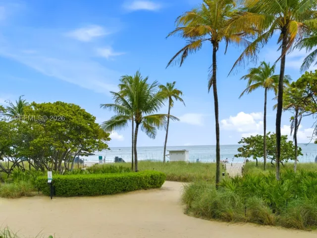 2-bedroom condo for sale in Bal Harbour - 10275 Collins Ave 718 - MondialRealty