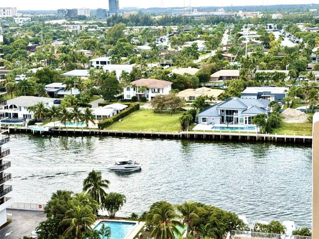 1-bedroom condo for sale in Hallandale Beach - 1985 S Ocean Dr 16C - MondialRealty