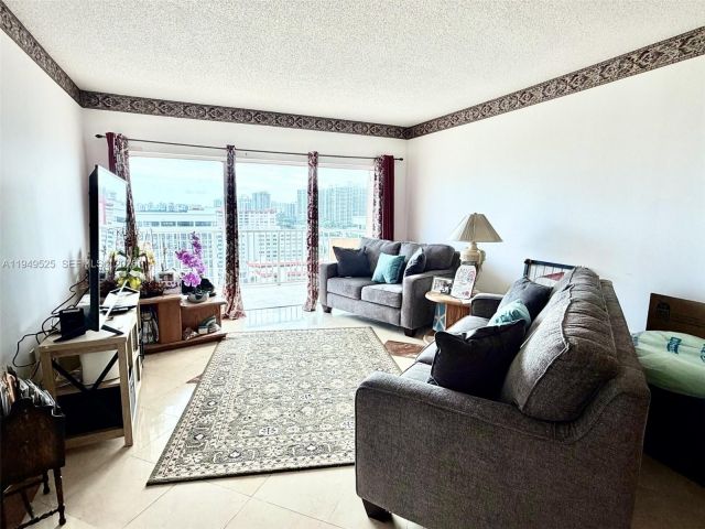 1-bedroom condo for sale in Hallandale Beach - 1985 S Ocean Dr 16C - MondialRealty