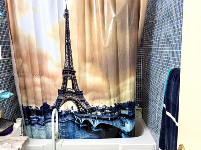 1-bedroom condo for sale in Hallandale Beach - 1985 S Ocean Dr 16C - MondialRealty