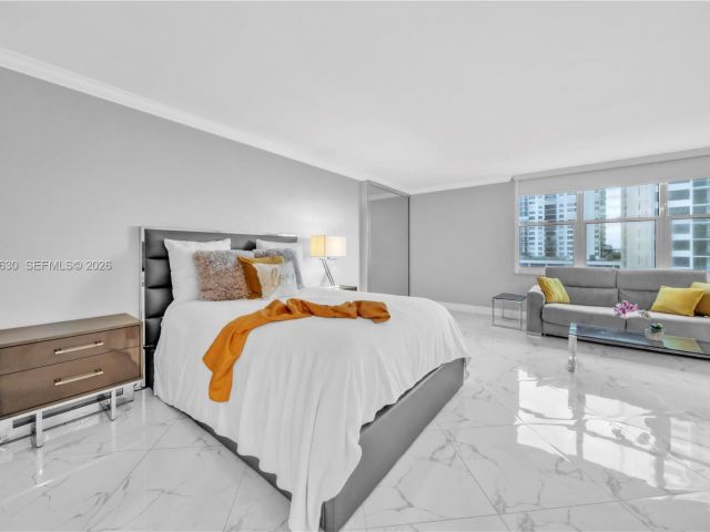 1-bedroom condo for rent in Hollywood - 2501 S Ocean Dr 503 - MondialRealty