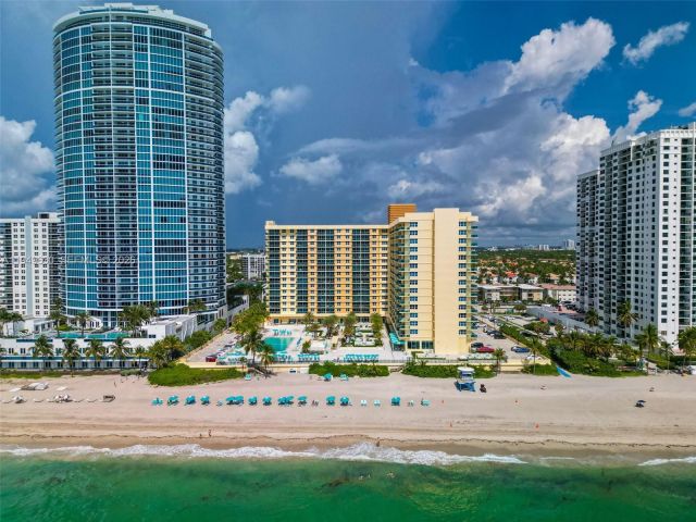 1-bedroom condo for rent in Hollywood - 2501 S Ocean Dr 503 - MondialRealty