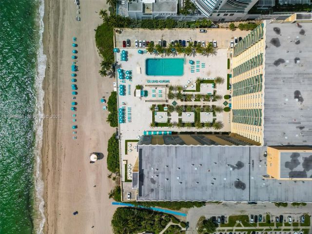 1-bedroom condo for rent in Hollywood - 2501 S Ocean Dr 503 - MondialRealty