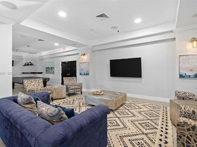 1-bedroom condo for rent in Hollywood - 2501 S Ocean Dr 503 - MondialRealty