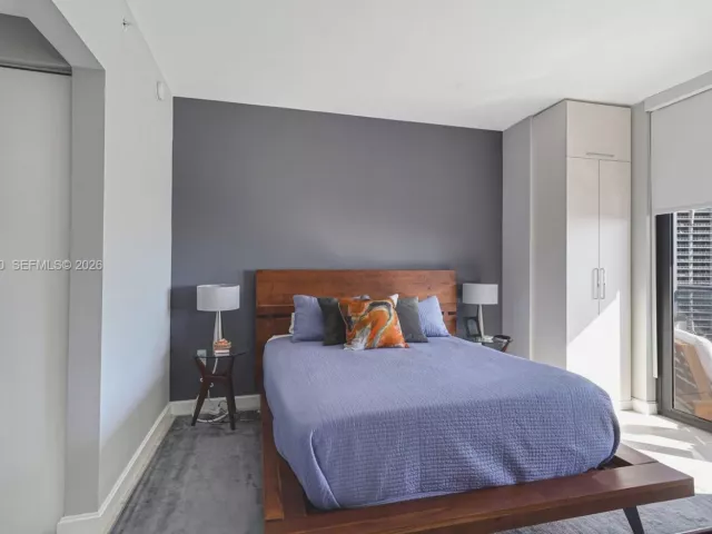 1-bedroom condo for sale in Miami - 45 SW 9th St 3405 - MondialRealty