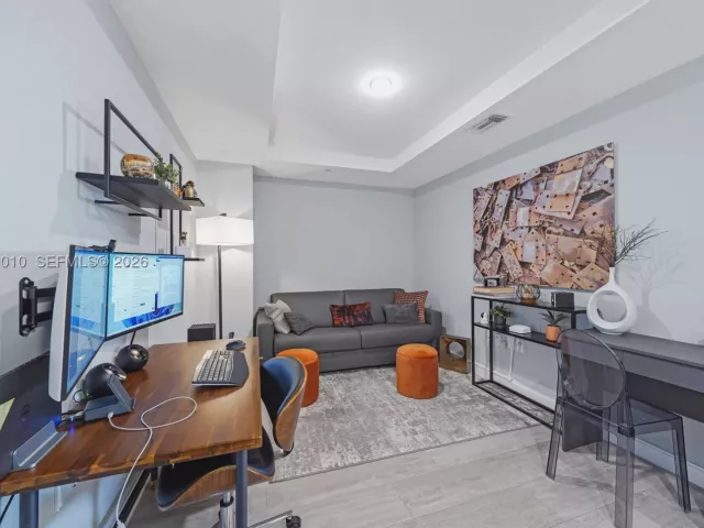 1-bedroom condo for sale in Miami - 45 SW 9th St 3405 - MondialRealty