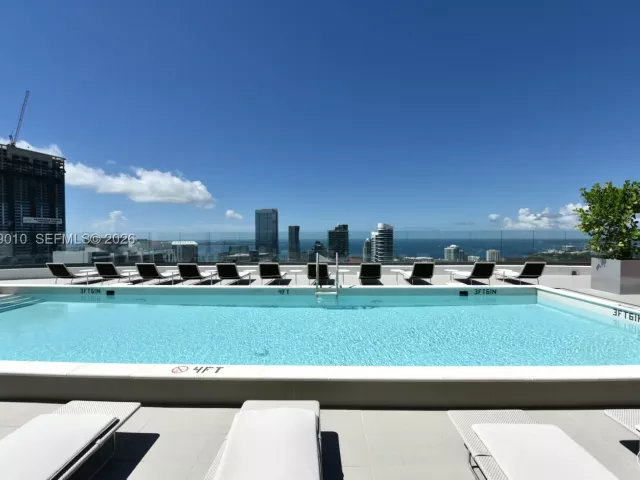 1-bedroom condo for sale in Miami - 45 SW 9th St 3405 - MondialRealty