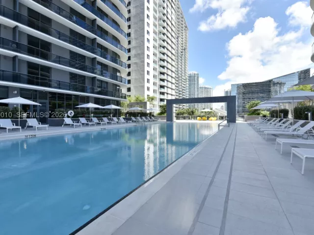 1-bedroom condo for sale in Miami - 45 SW 9th St 3405 - MondialRealty