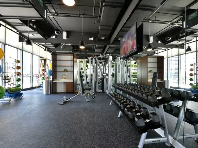 1-bedroom condo for sale in Miami - 45 SW 9th St 3405 - MondialRealty