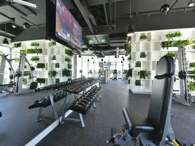 1-bedroom condo for sale in Miami - 45 SW 9th St 3405 - MondialRealty