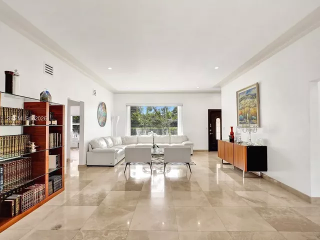 4-bedroom home for rent in Miami Beach - 3757 Prairie Ave - MondialRealty