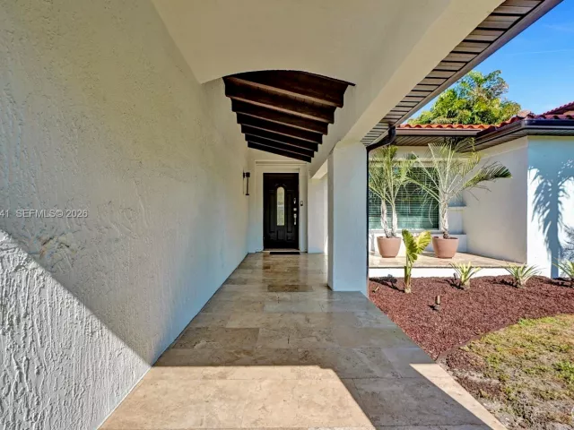 4-bedroom home for rent in Miami Beach - 3757 Prairie Ave - MondialRealty