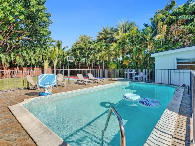 4-bedroom home for rent in Miami Beach - 3757 Prairie Ave - MondialRealty