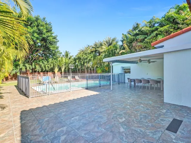 4-bedroom home for rent in Miami Beach - 3757 Prairie Ave - MondialRealty