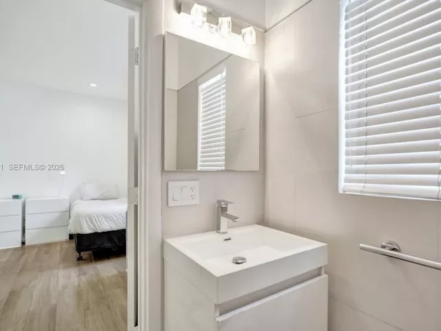 4-bedroom home for rent in Miami Beach - 3757 Prairie Ave - MondialRealty