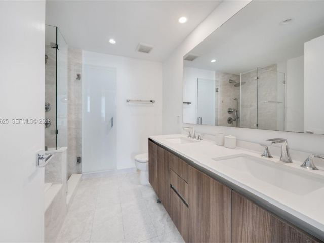 Apartment for sale  Unit #4805 - photo 7200408