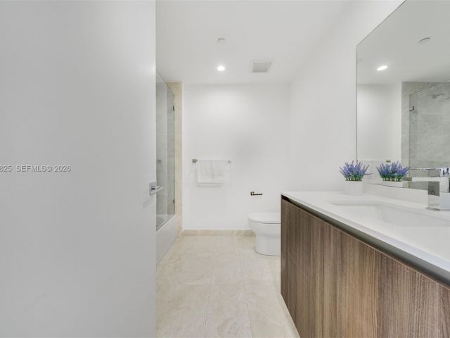 Apartment for sale  Unit #4805 - photo 7200411