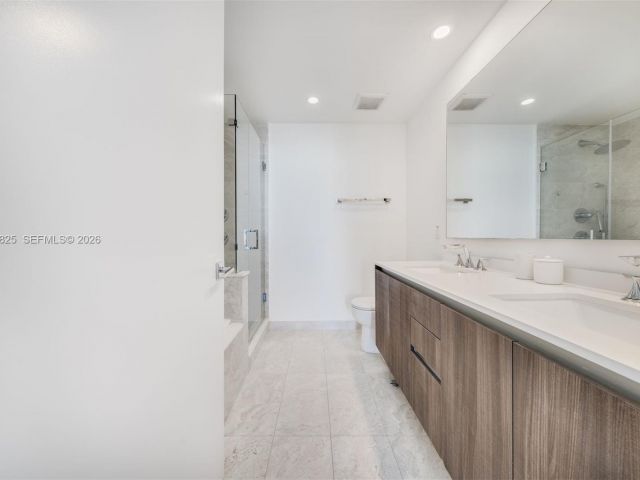 Apartment for sale  Unit #4805 - photo 7200412