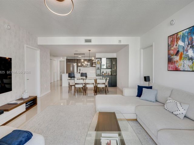 Apartment for sale  Unit #4805 - photo 7200424