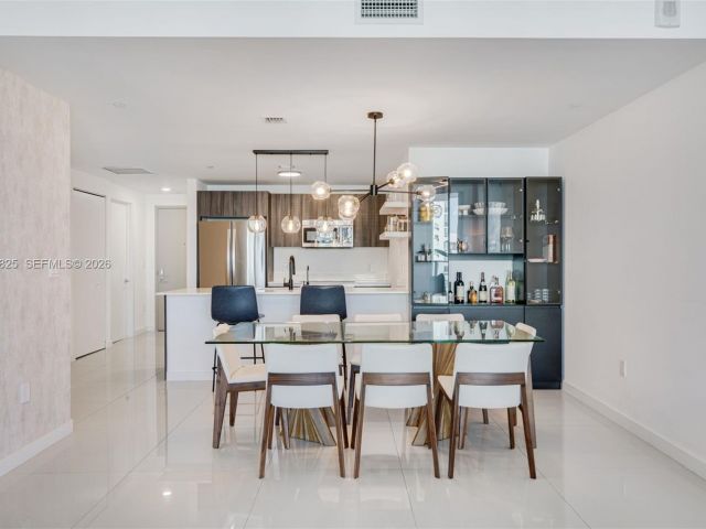 Apartment for sale  Unit #4805 - photo 7200431