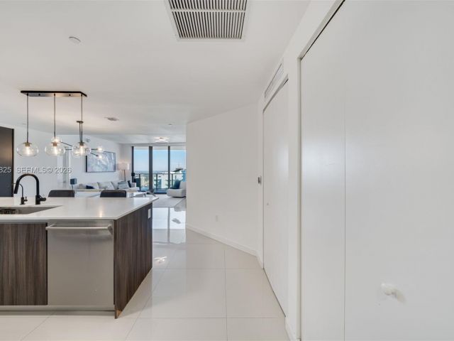 Apartment for sale  Unit #4805 - photo 7200434