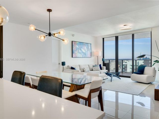 Apartment for sale  Unit #4805 - photo 7200438