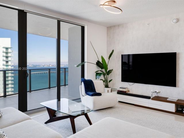 Apartment for sale  Unit #4805 - photo 7200439