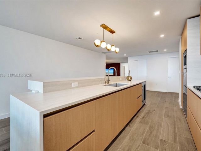 Apartment for rent  Unit #1904 - photo 7189422