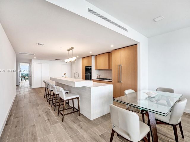 Apartment for rent  Unit #1904 - photo 7189425