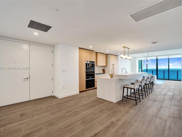 Apartment for rent  Unit #1904 - photo 7189429