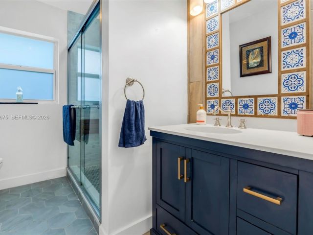 2-bedroom home for sale in Hollywood - 2320 Funston St - MondialRealty