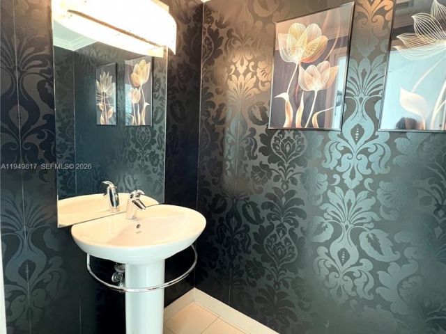 Apartment for rent  Unit #L-814 - photo 7193014