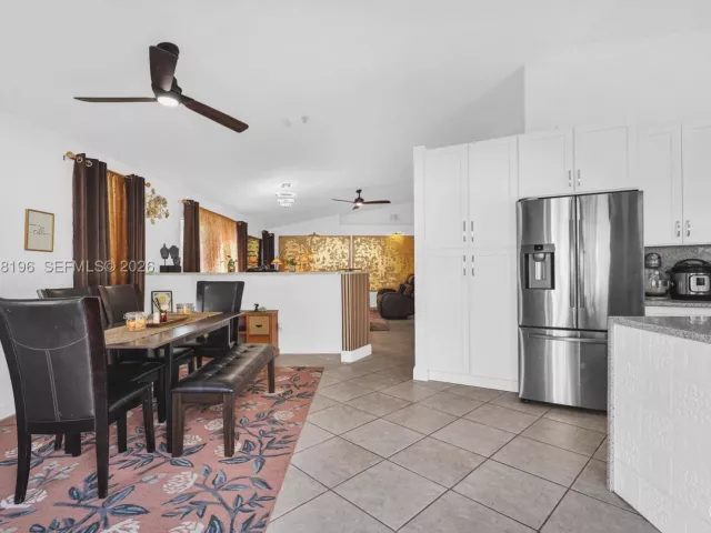 3-bedroom home for sale in Pembroke Pines - 1975 NW 191st Ave - MondialRealty