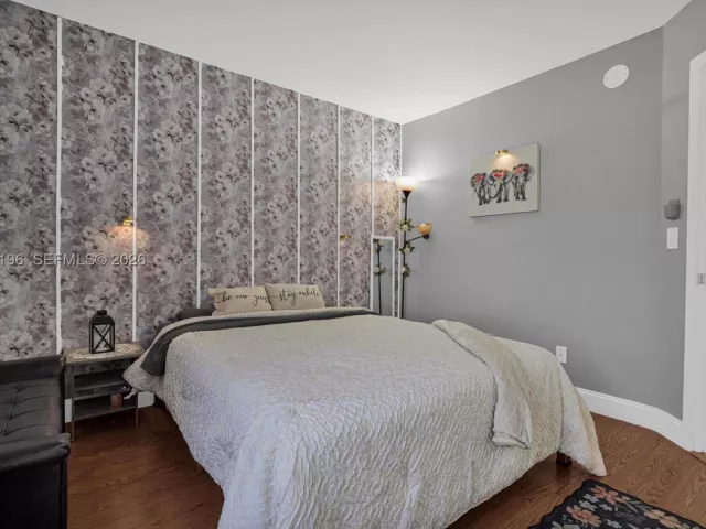 3-bedroom home for sale in Pembroke Pines - 1975 NW 191st Ave - MondialRealty