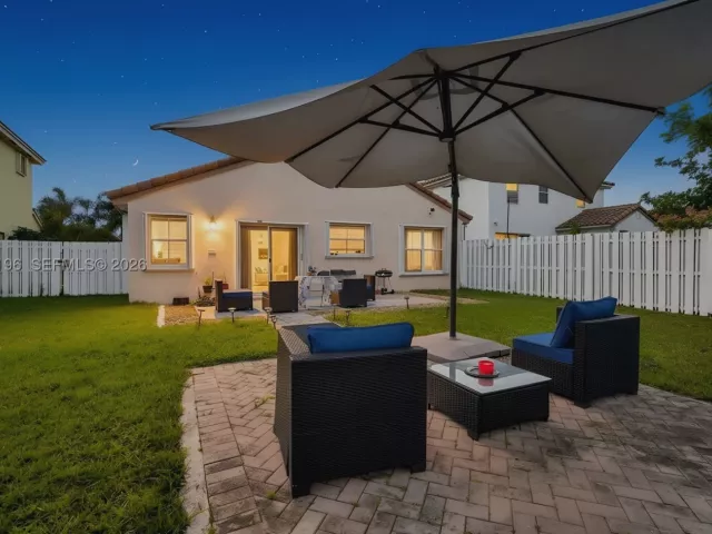 3-bedroom home for sale in Pembroke Pines - 1975 NW 191st Ave - MondialRealty
